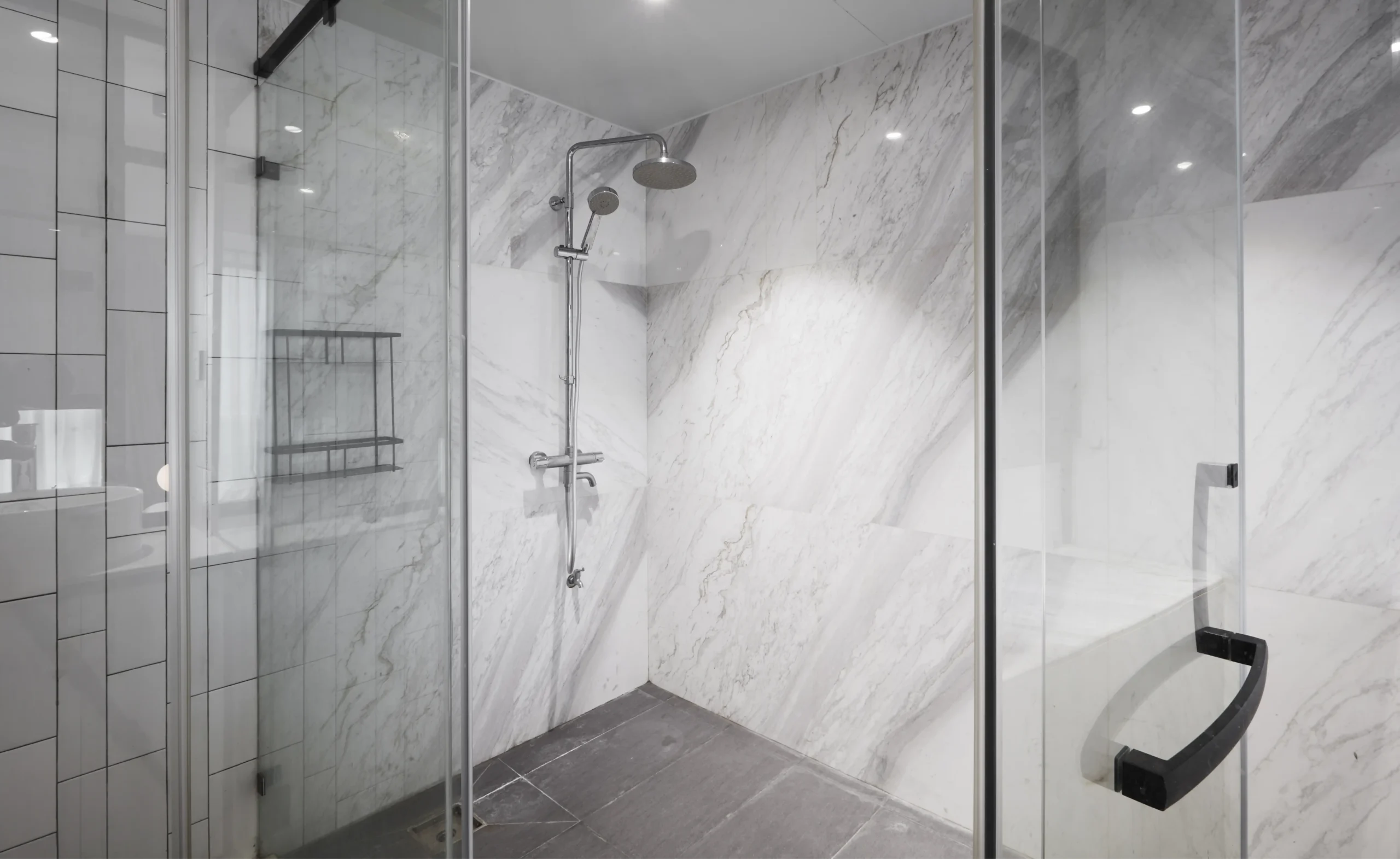 Modern Frameless Shower Door Installation Completed in Residential Project